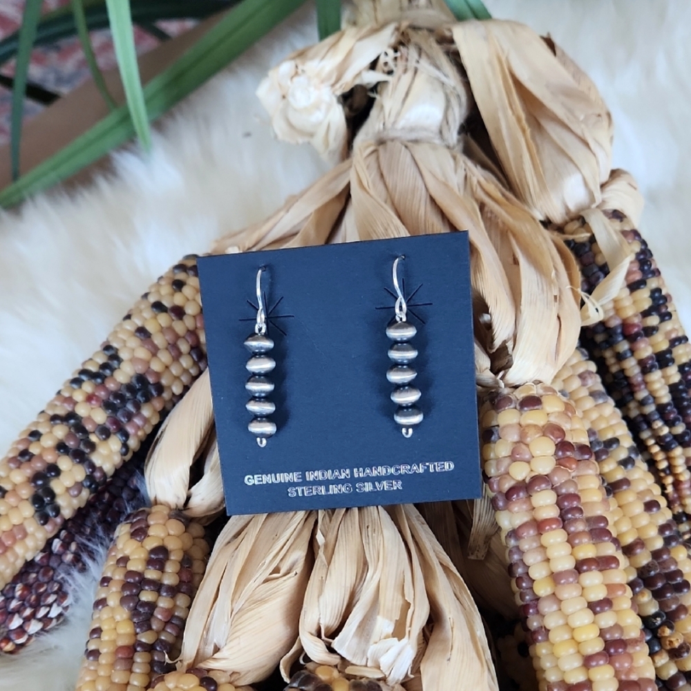 NWT Native American Navajo Handmade Sterling Navajo Pearl Earrings ❤️🩶🎁